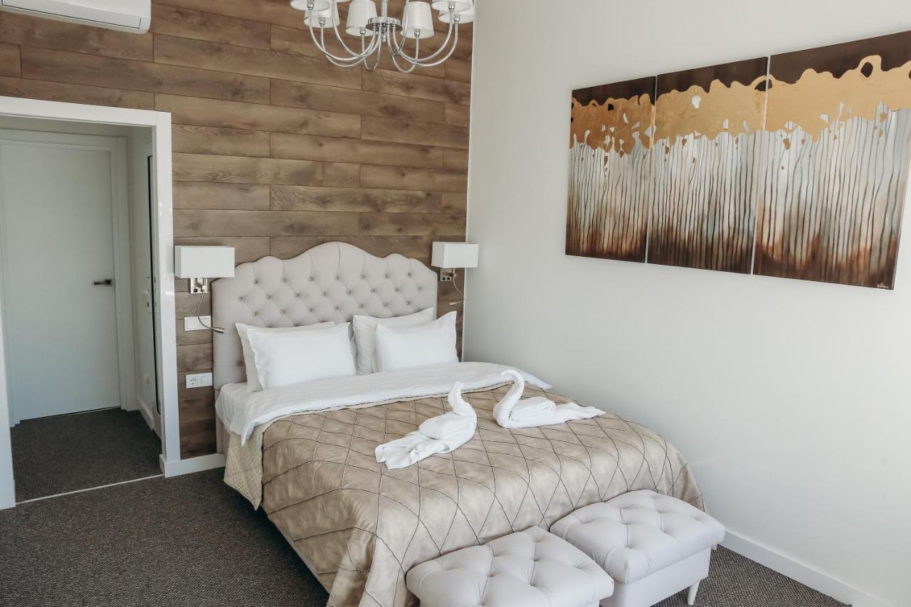 7 Boutique Hotel Ustʼ-Kamenogorsk Exteriör bild