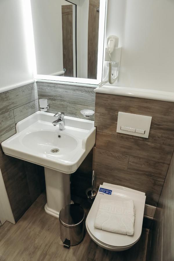 7 Boutique Hotel Ustʼ-Kamenogorsk Exteriör bild